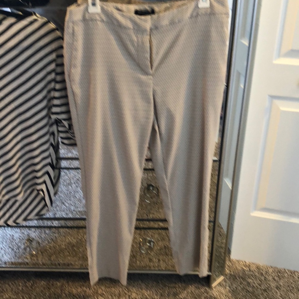 Beige / white pants